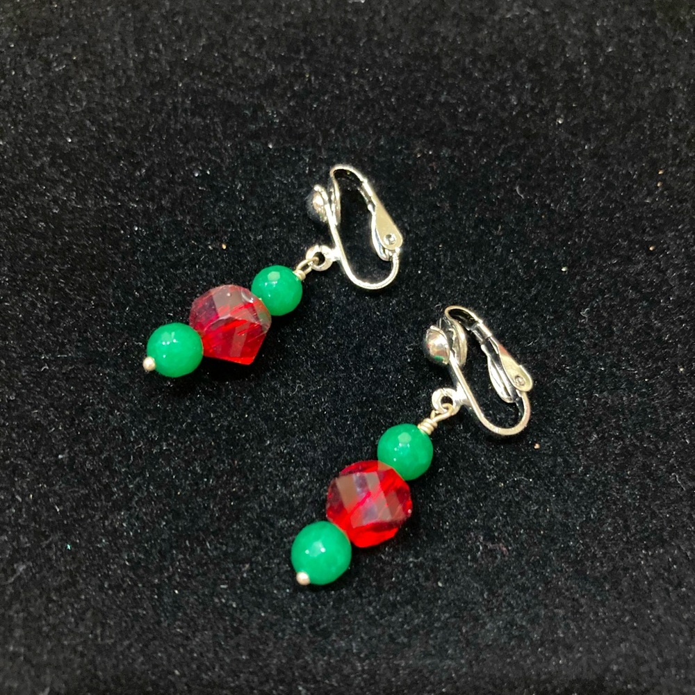 Red & Green Clip On Earrings 💚